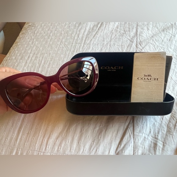 Coach sunglasses and wrist bag - Picture 1 of 5